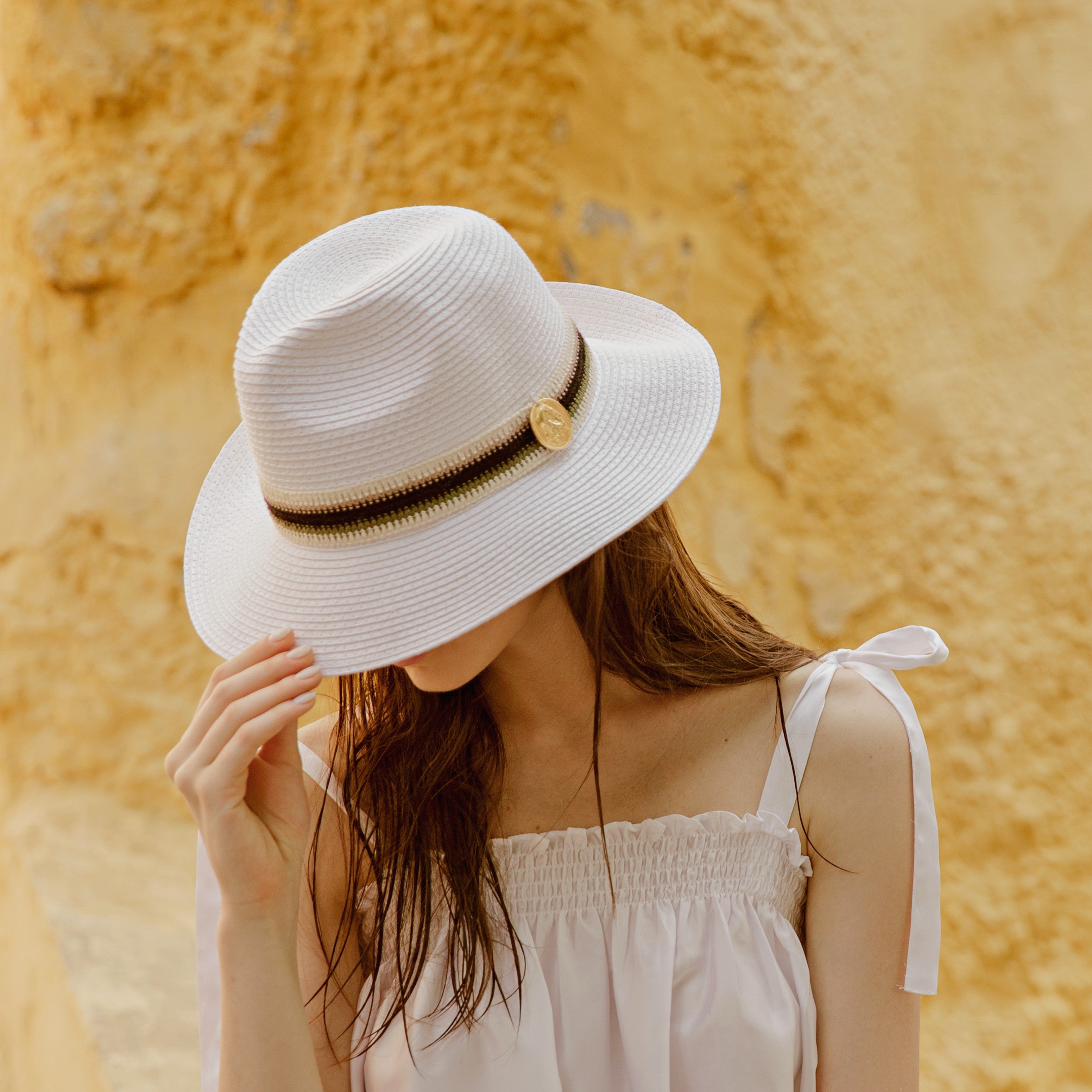 Gold Coin~White