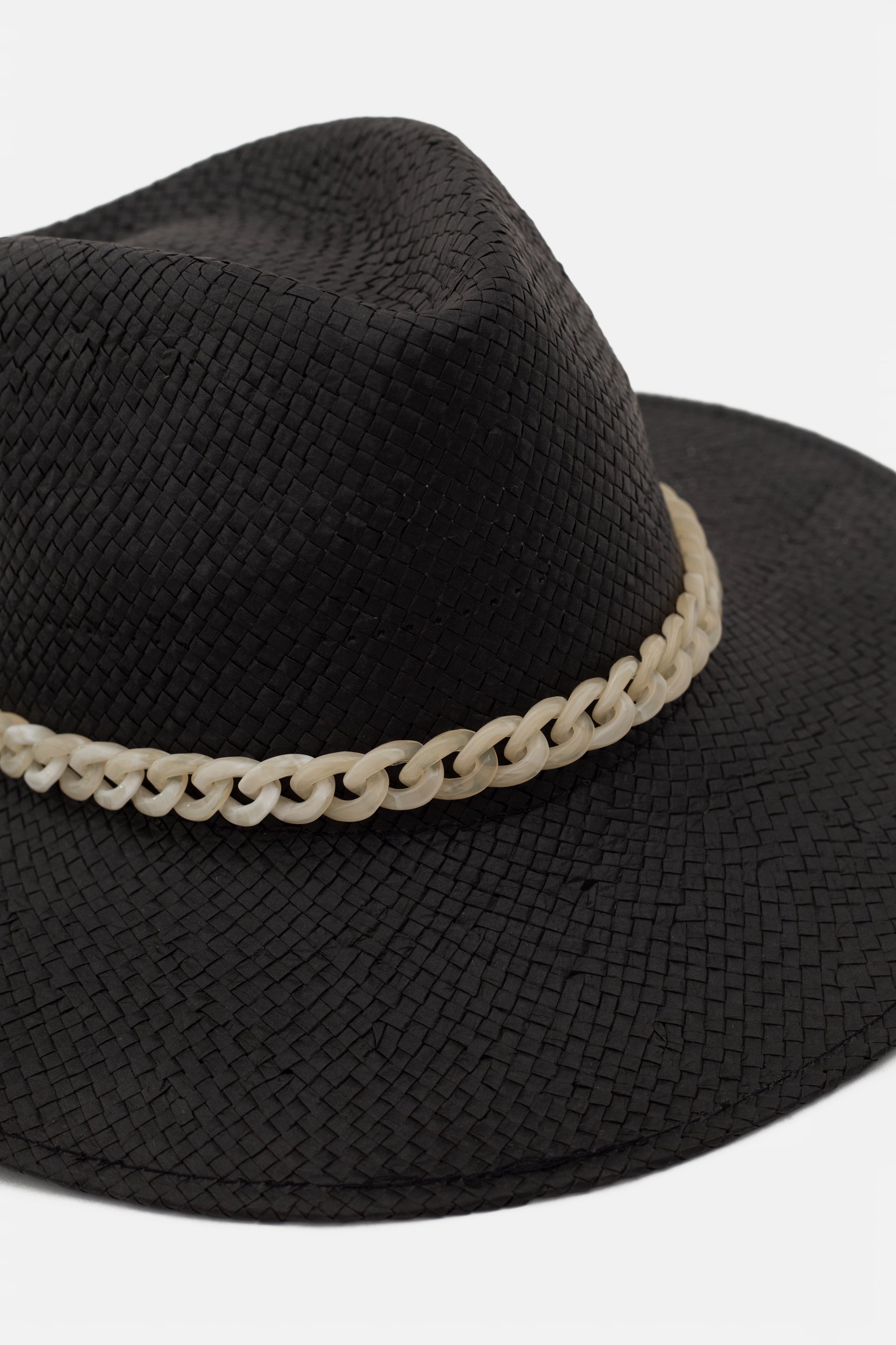 Chain~Black